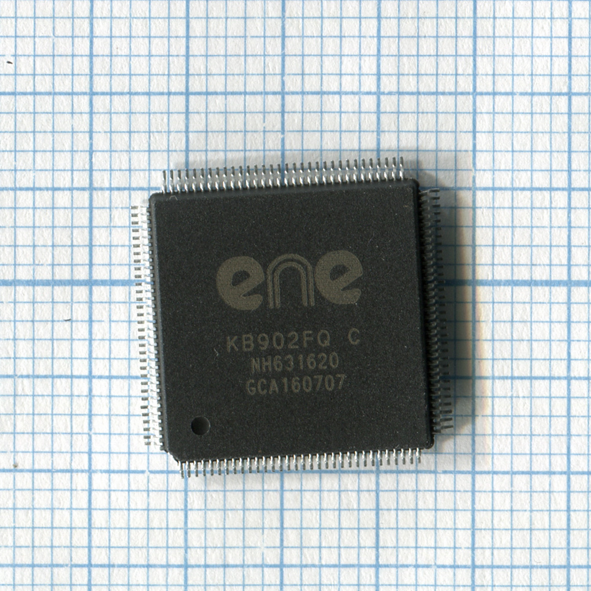 Мультиконтроллер KB902FQ C QFP-128 с разбора
